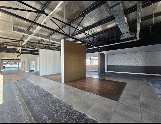 768M² SHOWROOM TO LET IN KRAMERVILLE